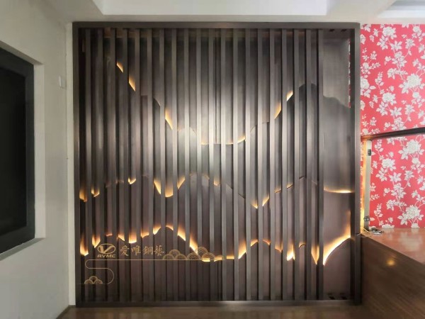 廣東別墅銅門廠家愛唯銅藝——展廳銅屏風
