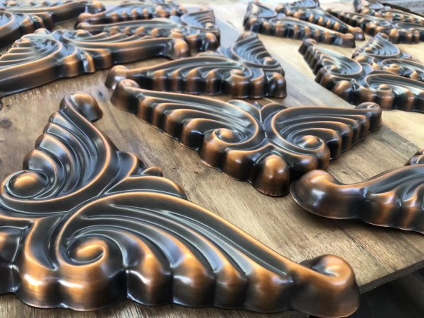 保持銅門(mén)光澤小妙招